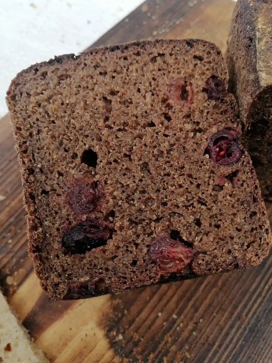 Хлеб ржаной с клюквой фото 3